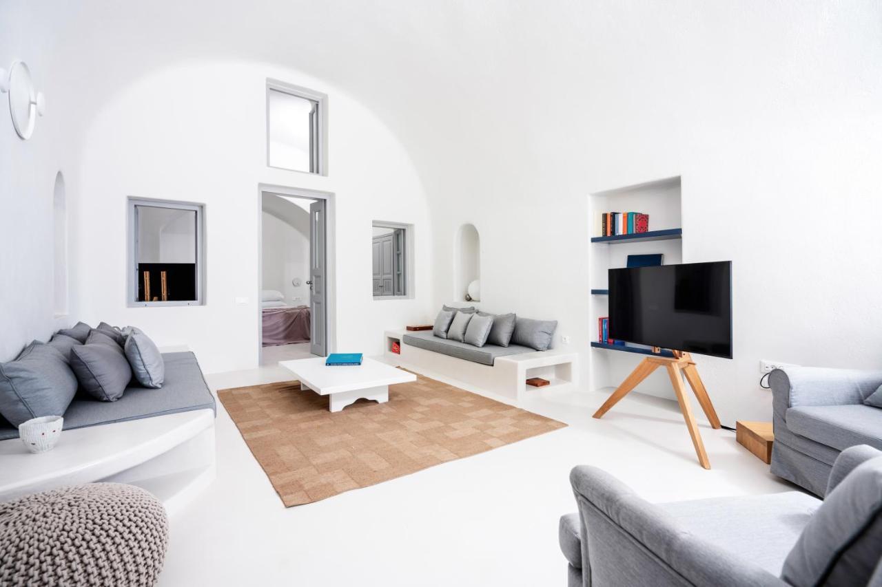 Inspire Santorini Luxury Villas Fira  Exterior photo